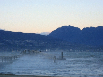 ��һ�¹ۿ�����ͼƬ
 ============== 
���
��������,��Ȼ���˴��,�ҵ�JERICO��̲��������Ƭʱ,�����޷�վ��.
